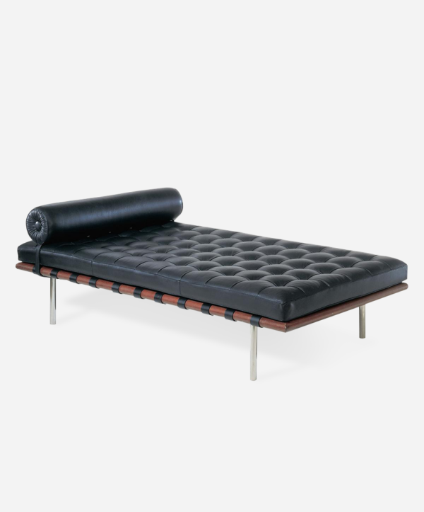 Barcelona daybed black with wood details and four steel legs
